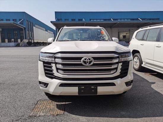 2022款丰田酷路泽lc300中东现车95万起