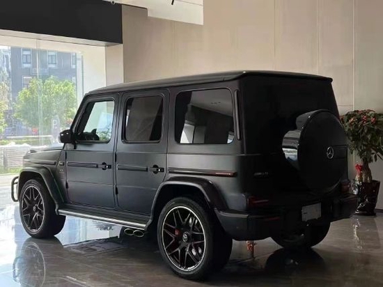 2021款奔驰g500磨砂黑颜色售价配置丰富