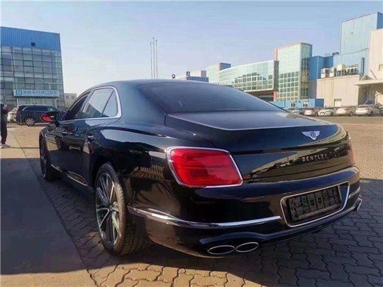 2021款宾利飞驰v8经典黑红配色超低价格_天津汽车网_新浪汽车_新浪网