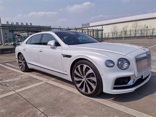 　　摄图：为本公司现车实拍图片（未经允许，切勿转载）