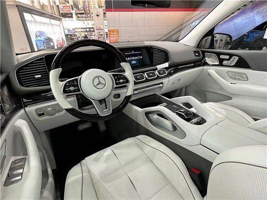 迈巴赫gls600双拼色外观浅色内饰现车
