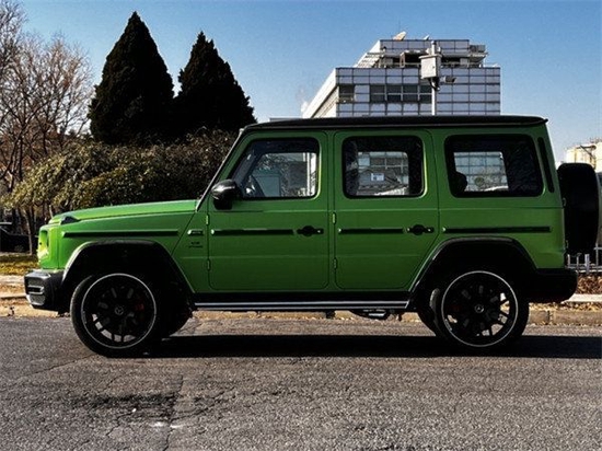 2023款奔驰g63哑光魔焰绿色现车手续齐