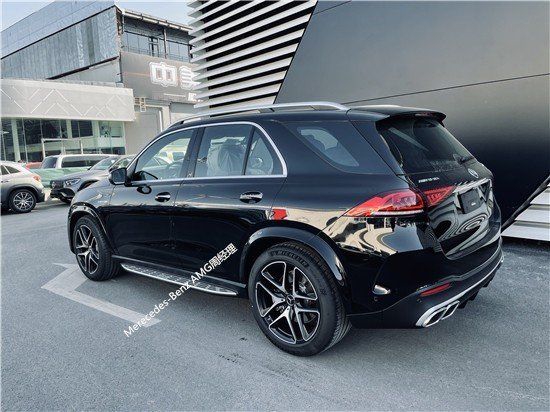 作为amg gle家族的全新性能车型,amg gle63最大的亮点莫过于这套由3.