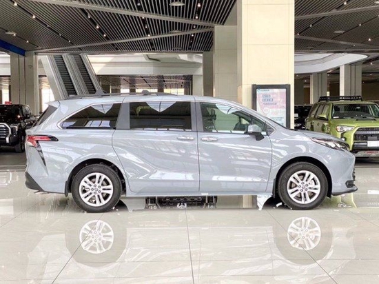 2023款进口丰田塞纳sienna售398万起
