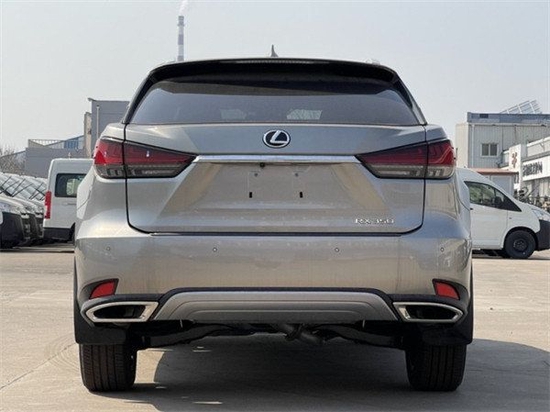 时尚优雅是雷克萨斯rx的一贯作风,并且rx是雷克萨斯旗下的中型城市suv