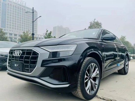 2023款奥迪q8天津港现车特价65万