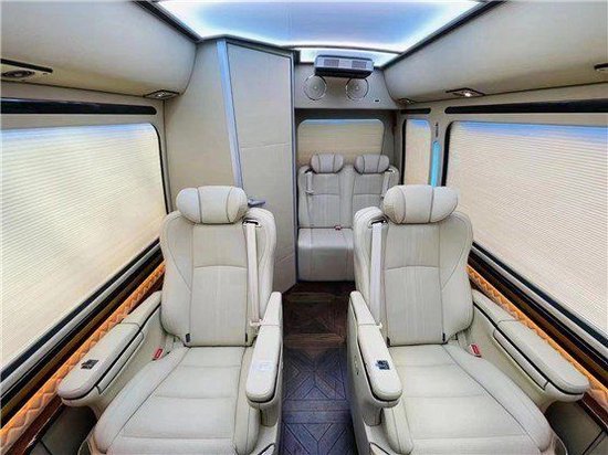 丰田考斯特9座带卫生间按摩床房车价格