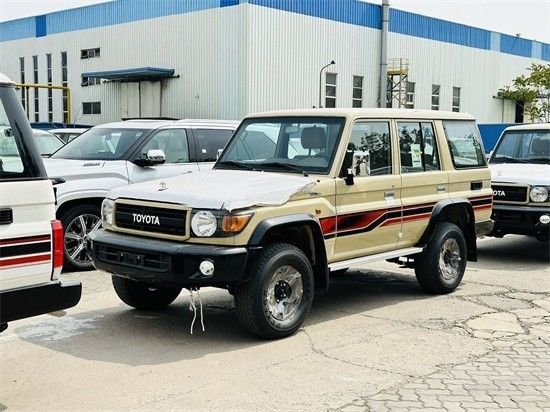 23款丰田lc70系列港口平行进口特价现车