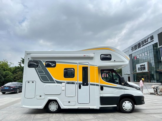 戴德房车四季房车依维柯双拓展 保驾护航-新浪汽车