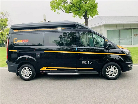 宇通B520福特房车横置大床轻便好开