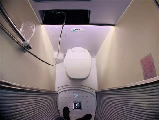 宇通B520福特房车横置大床轻便好开