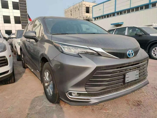 21款墨版丰田塞纳两驱心动报价40多万起