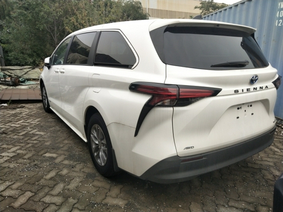 2021款丰田塞纳油电混合国六40万起售