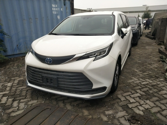 2021款丰田塞纳油电混合国六40万起售