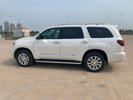 20款加版丰田红杉港口全新国六价格特惠