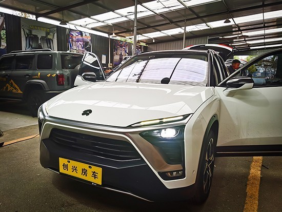 今天要升级的是一台2018款的蔚来es8创始版,属于最