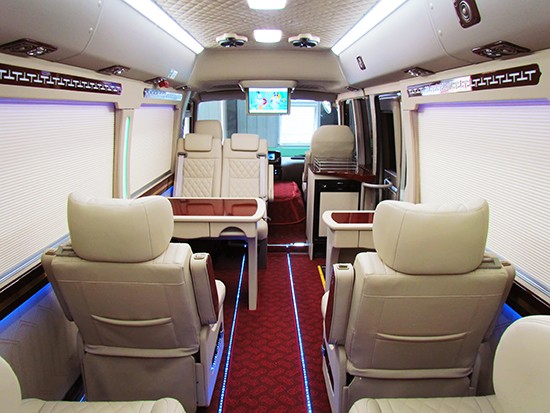 丰田考斯特10座报价佳旅伙伴商务车