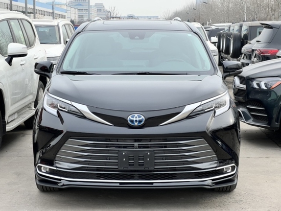 2021款丰田塞纳油电混合两驱现金40万起