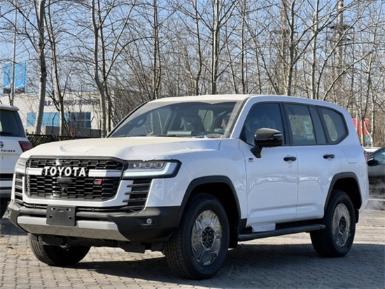 　　配图为本公司现车实拍：2022款丰田兰德酷路泽LC300 GR 运动版