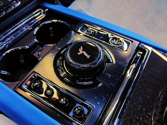 2021款劳斯莱斯库里南Black Badge价格