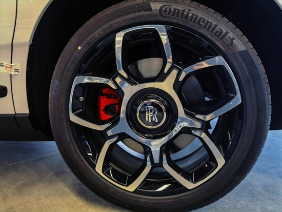 2021款劳斯莱斯库里南Black Badge价格