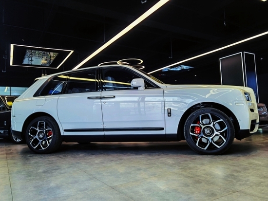 2021款劳斯莱斯库里南Black Badge价格