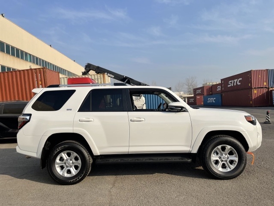 2022款丰田超霸4runnersr5版报价56万