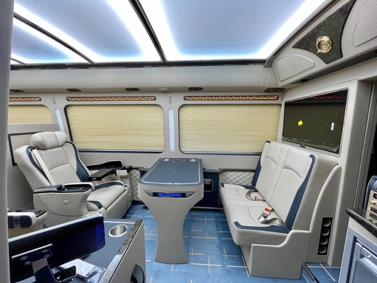 丰田考斯特7座带卫生间豪华移动房车