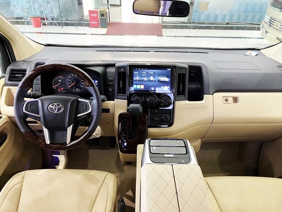 全新丰田海狮内饰升级效果更显高端