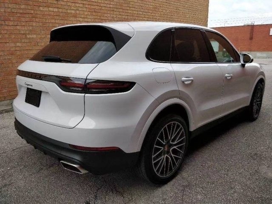 2022款加版高配保时捷卡宴现车持续降价