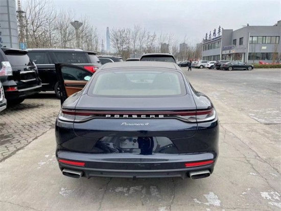 2022款保时捷帕纳梅拉现车最低110万起售