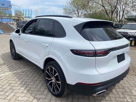 2022款保时捷卡宴卡宴现车不加价80余万