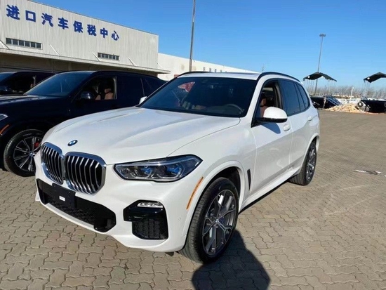 2022款平行进口宝马x5现车特价60余万