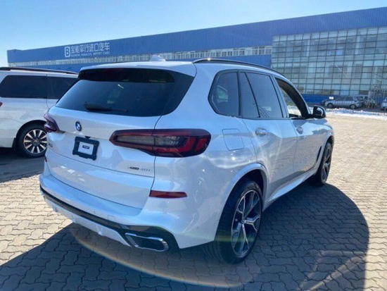 2022款平行进口宝马x5天津港现车仅67万