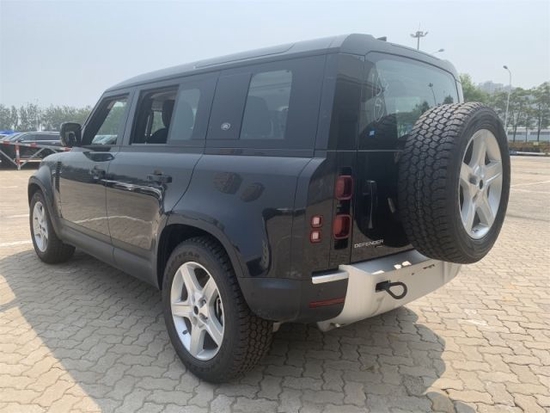 2021款路虎卫士四门se天津港现车优惠