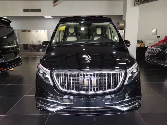 奔驰威霆升级改装高顶七座迈巴赫vs680