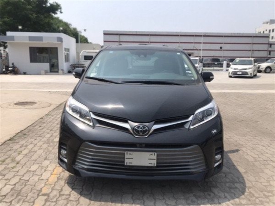 　　摄图：为本公司现车实拍图片（未经允许，切勿转载）