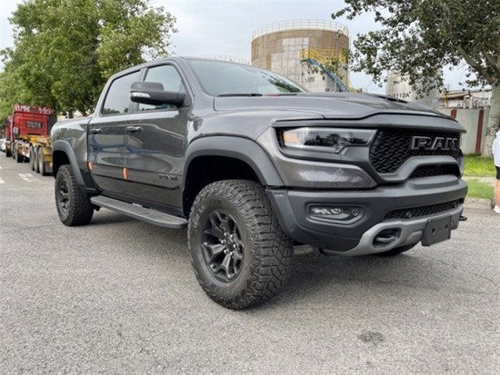 　　摄图：为本公司现车实拍图片（未经允许，切勿转载）