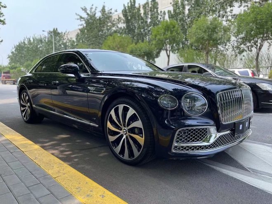 2022款宾利飞驰同比中规优惠50余万元