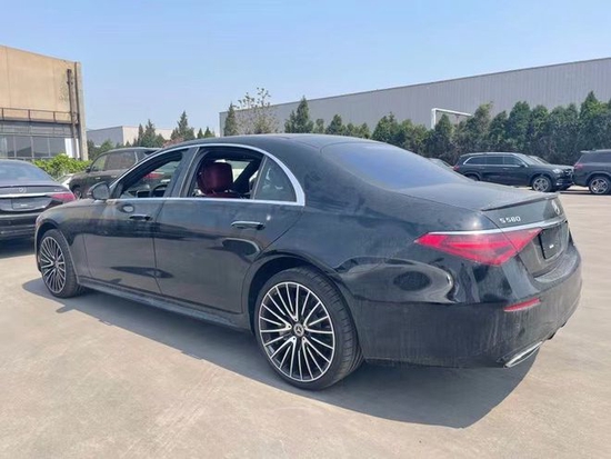 奔驰s580动力上,新车搭载了4.