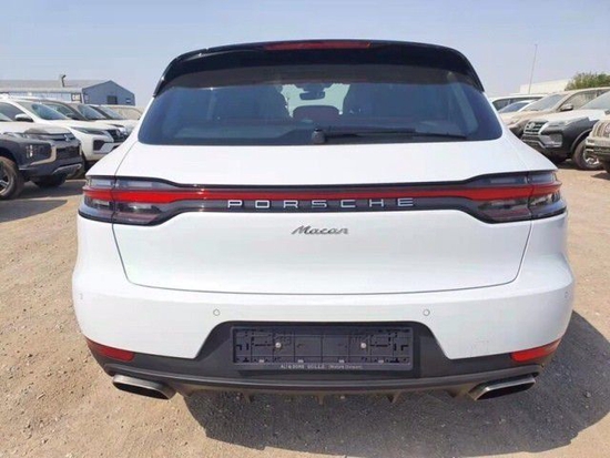 保时捷macan该车未来的定位将低于保时捷卡宴,保时捷macan的内饰设计