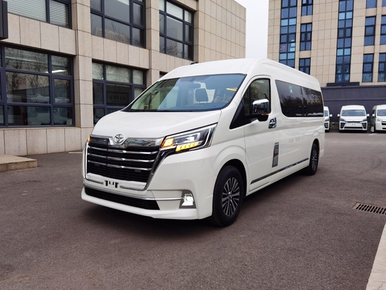 在现在的商务接待以及政府接待的市场上都深受欢迎,丰田海狮改装商务