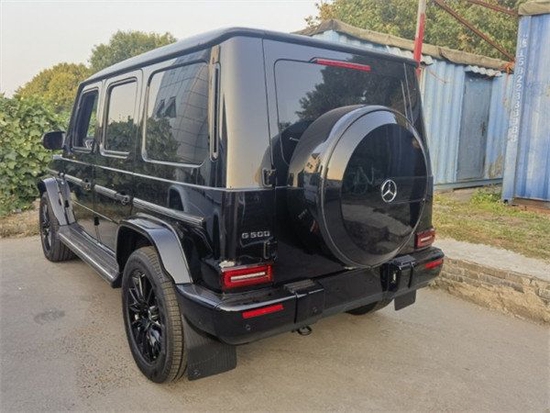 2022款奔驰g500v8国六现车仅售195万起