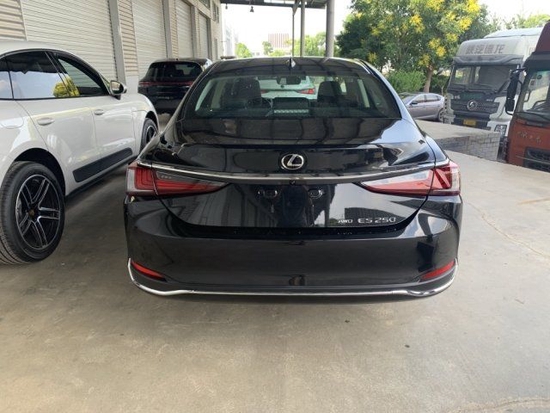 2022款雷克萨斯es250四驱标准版落地价