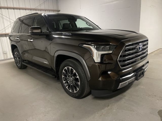 2023款丰田红杉四驱混动8座天津港提车