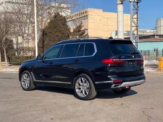 2022款宝马x7国六现车钜惠80万起提回家