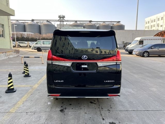 2023款雷克萨斯lm300h七座现车价格便宜
