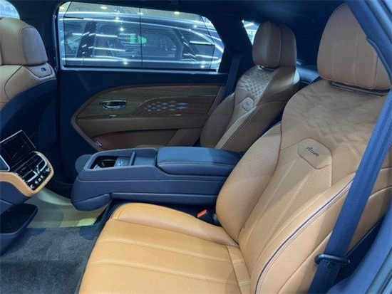 2023款宾利添越40tv8长轴现车降价中