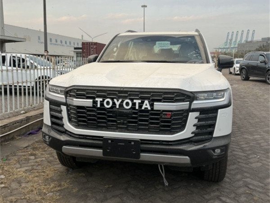 　　摄图：为本公司现车实拍图片（未经允许，切勿转载）