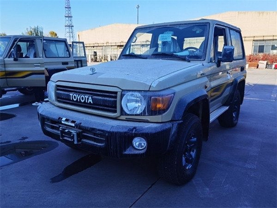 　　摄图：为本公司现车实拍图片（未经允许，切勿转载）